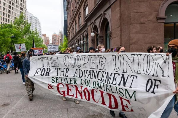 Колледж Купер Юнион урегулировал дело об антисемитизме с еврейскими студентами, заблокированными в библиотеке после 7 октября